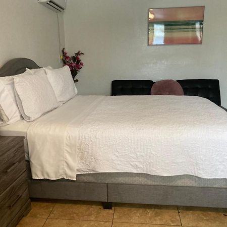 Cozy Studio…With Private Entrance Лас-Вегас Екстер'єр фото