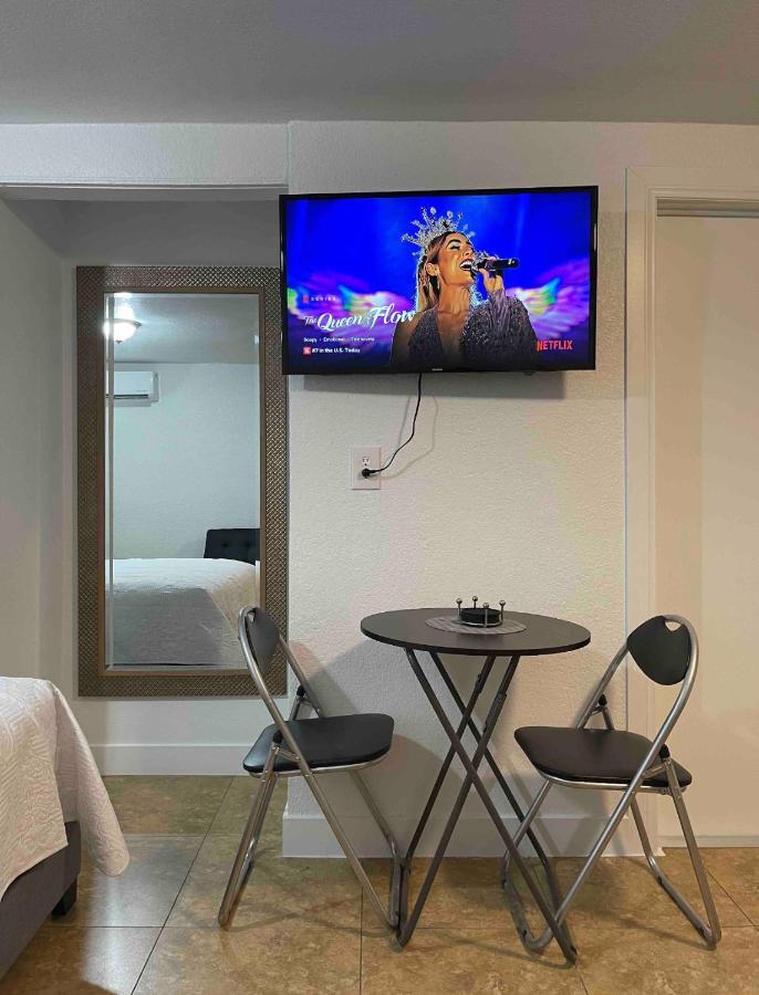 Cozy Studio…With Private Entrance Лас-Вегас Екстер'єр фото