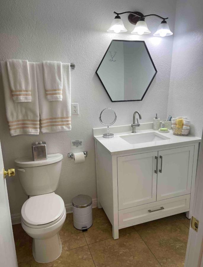 Cozy Studio…With Private Entrance Лас-Вегас Екстер'єр фото